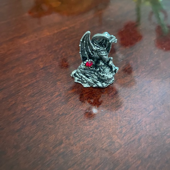 ❌❌ SOLD ❌❌ Medieval Pewter Miniatures With Gems Set of 6 Vintage Collectible - Picture 5 of 15